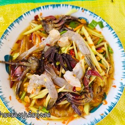 ยำมะม่วงปูเค็มกุ้งสด