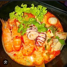ก๋วยเตี๋ยวต้มยำน้ำข้นทะเล