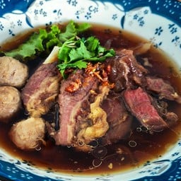 เนื้อตุ๋น หมูตุ๋น ก๋วยเตี๋ยว เกาเหลา