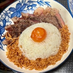 ข้าวหน้าเนื้อพิคานย่าไข่แดงดอง ริบอาย