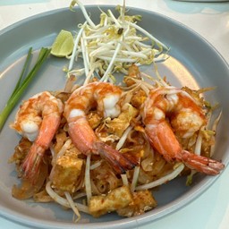 ผัดไทยกุ้งสด
