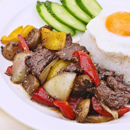 ข้าว+เนื้อแองกัสผัดพริกไทยดำ