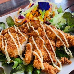 สลัดอกไก่กรอบ