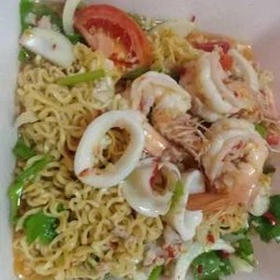 ยำมาม่าทะเล