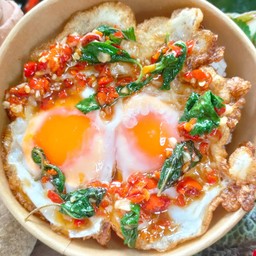 ข้าวกะเพราไข่ดาว