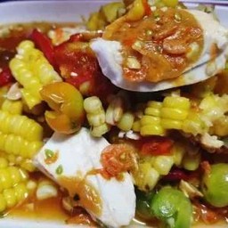 ตำข้าวโพดไข่เค็ม