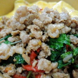 กะเพราหมูสับไข่ข้น