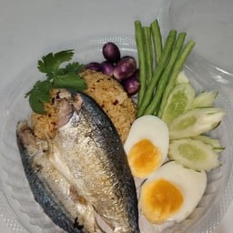 ข้าวคลุกน้ำพริกตาแดง+ปลาทู+ไข่ต้ม