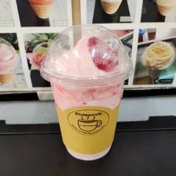 สตรอเบอรี่สมูทตี้