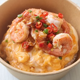 ข้าวหน้าใข่ข้นกุ้งผัดพริกกระเทียม