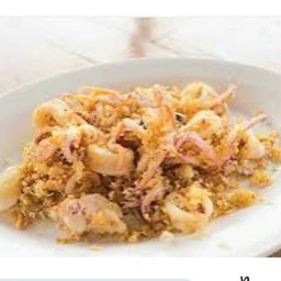 หมึกทอดกระเทียมราดข้าว