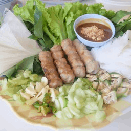 เเหนมเนือง 10ไม้  + ผักพร้อมทาน