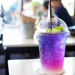 ฟลอร่า คาเฟ่ -