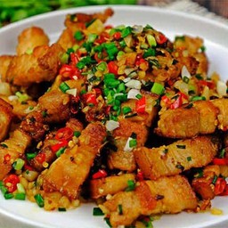 หมูกรอบคั่วพริกเกลือ