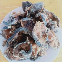 ข้าวปลาดุกทอดกระเทียมพริกไทย