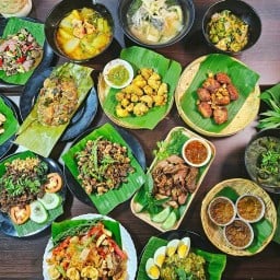 ข้าวอุ่นจิ๊นทอดเชียงใหม่ ช้างเผือก
