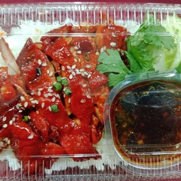 ข้าวไก่ย่างน้ำจิ้มแจ่ว