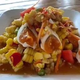 ตำข้าวโพดไข่เค็ม