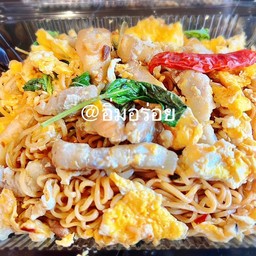 มาม่าผัดหมูสามชั้น