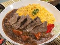 ข้าวแกงกะหรี่เนื้อไข่ข้น