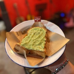 ปังแผ่นปิ้งสังขยาใบเตย