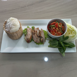 ชุดข้าวเหนียวส้มตำ+คอหมูย่าง