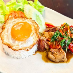 ข้าวกะเพราเนื้อตุ๋น