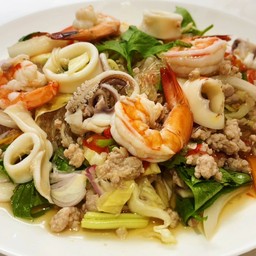 ยำวุ้นเส้นทะเล