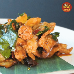 กะเพราหมูสามชั้น (เป็นกับ)