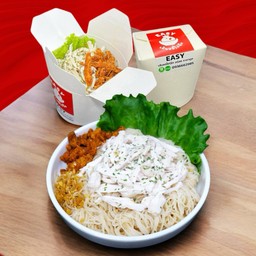 หมี่ไก่ฉีก สูตรดั้งเดิม (แถมน้ำพริกหมูกระจก)