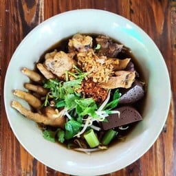 เตาถ่าน เตี๋ยวไก่ บุฟเฟ่ต์ 79 บาท