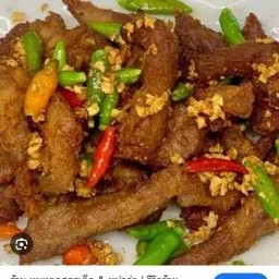 ข้าวหมูทอดกระเทียม