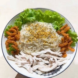 แว้งหมีไก่ฉีก ครบเครื่องเรื่องเส้น
