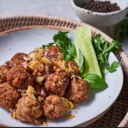 กะเพรากับแกล้มในซอย