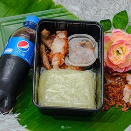 ข้าวเหนียวหมูตัวกลม