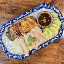 ไก่ย่างอบน้ำผึ้งผสมไก่ต้ม แบบสับ