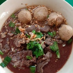ก๋วยเตี๋ยวโกรวย น้องอะตอม