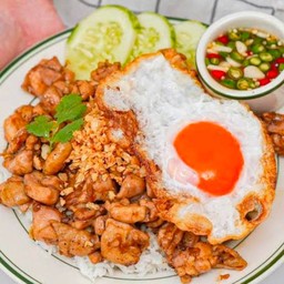 ไก่กระเทียมราดข้าว