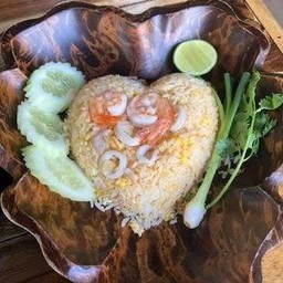 ข้าวผัดรวมทะเล