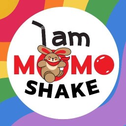 I am Momo shake หน้าโรงเรียนสกลนครพัฒนศึกษา