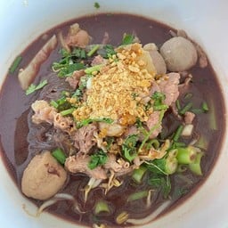 ก๋วยเตี๋ยวเนื้อ พิเศษ