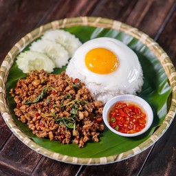 ข้าวกะเพราหมูสับ + อเมริกาโน่