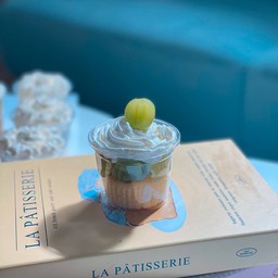 Mini Shinemuscat shortcake