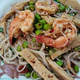 ยำขนมจีน ใส่หมูยอกับกุ้ง