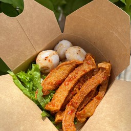 หมี่คลุกหมูยอคั่วพริกเกลือ