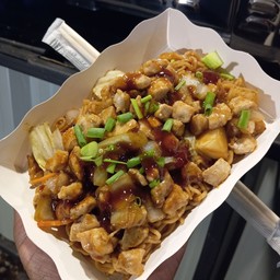 ไวไวซอสยากิโซบะไก่