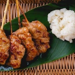 หมูปิ้งข้าวเหนียว วัดพระเงิน