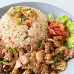 ข้าวผัดกระเทียม+ไก่เทอริยากิ