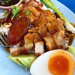 ข้าวหน้าหมูกรอบ