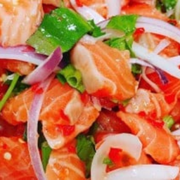 ยำแซลมอน